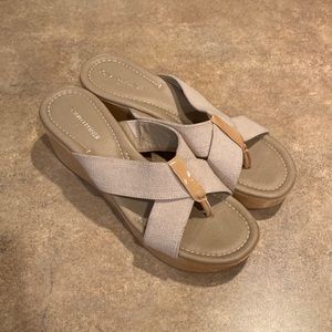 Womens Donald Pliner shoes size 9.5